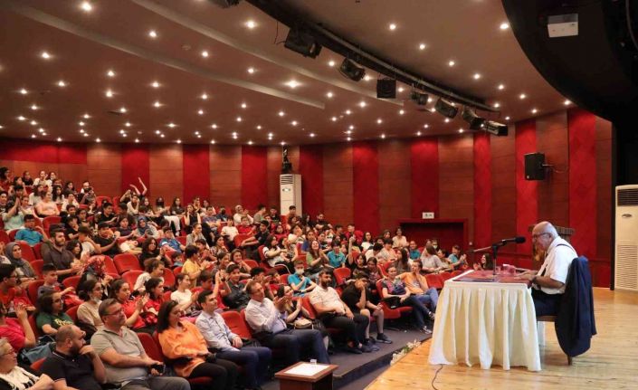 Nazilli’de ‘Hayatımız Sınav’ konferansı yapıldı