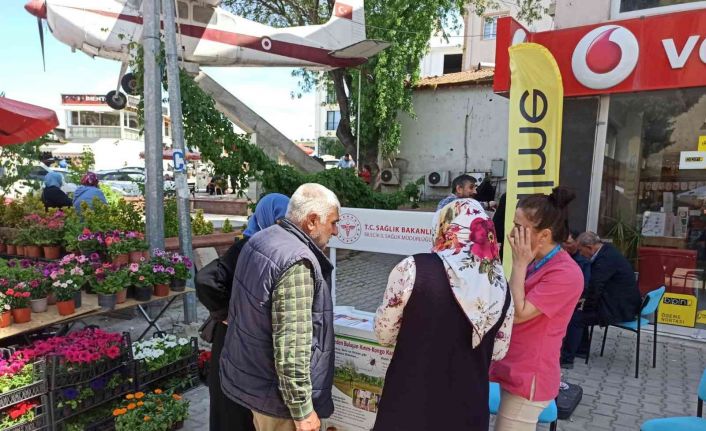 Osmaneli’nde sağlıkçılar vatandaşları KKKA hastalığına karşı bilgilendirdi