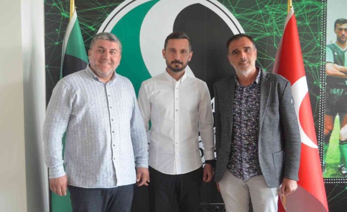 Sakaryaspor’da Tuncay Şanlı’dan boşalan koltuk İlker Püren’e verildi