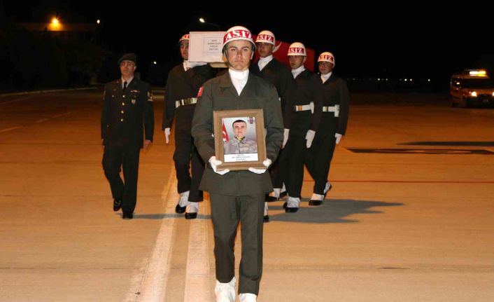 Şehit Güler için Erzincan’da havalimanında uğurlama töreni düzenlendi