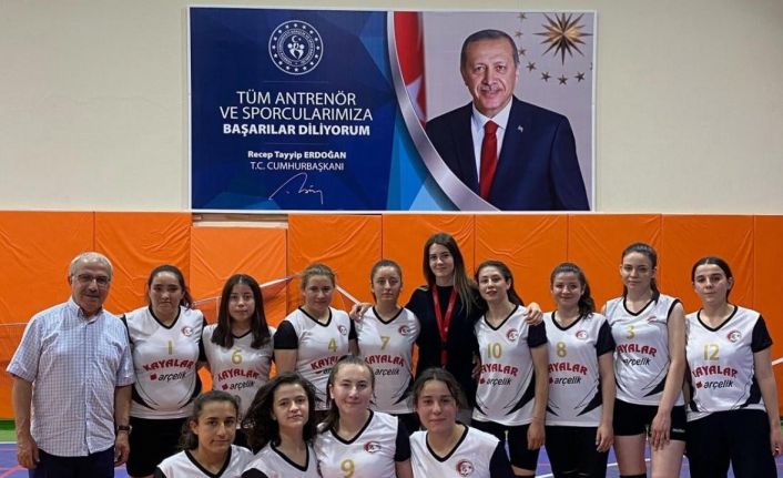 Selendi’de filenin sultanı Mehmet Akif Ersoy Anadolu Lisesi