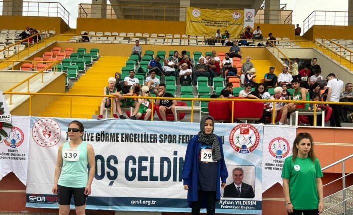 Sinoplu sporcu atletizm şampiyonasında iki madalya aldı