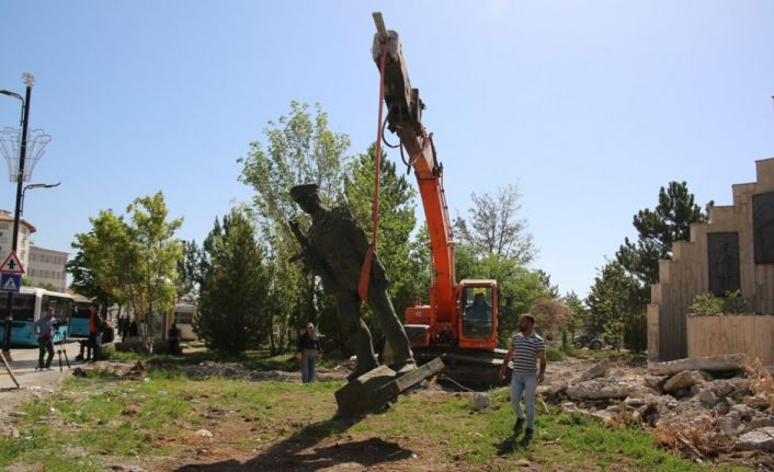 Sivas’ın yeni meydanında şehitler unutulmadı