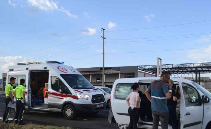 Tekirdağ’da 4 araç birbirine girdi: 2 yaralı