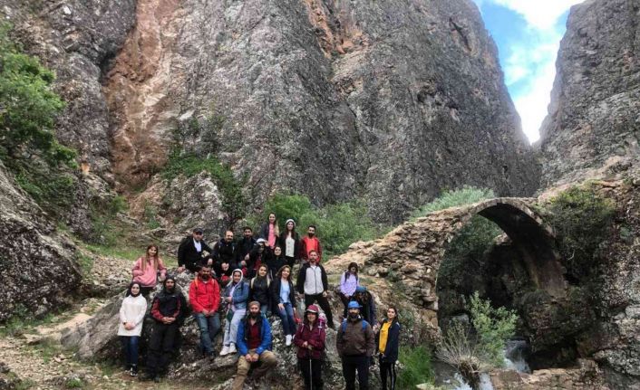 Tunceli’de öğretmenlere doğa yürüyüşü eğitimi verildi