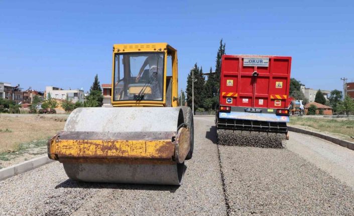 Turgutlu Belediyesi Fen İşleri ekipleri ilçenin her yerinde