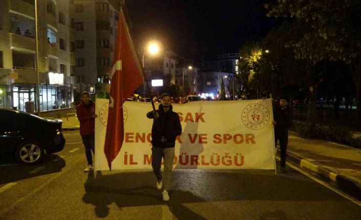 Uşak’ta 19 Mayıs coşkusu fener alayıt ile sürdü