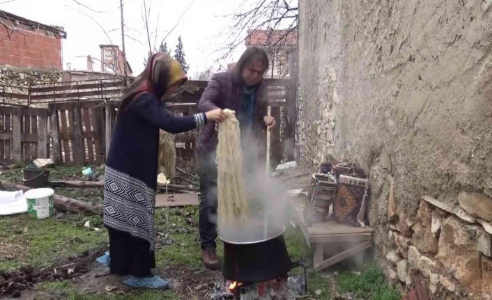 Bin yıllık yöntemle dokunan motifler yeniden hayat buluyor