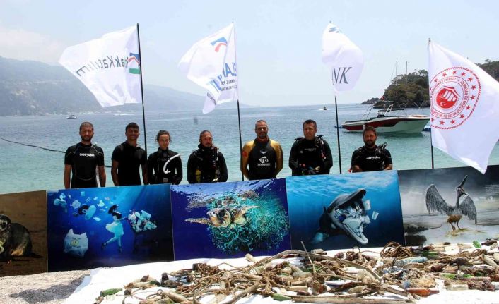 Dünyaca ünlü plajda deniz dibi temizliği