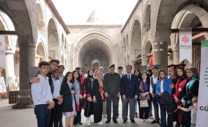 Erzurum’da öğrencilerin sergisi büyük ilgi gördü