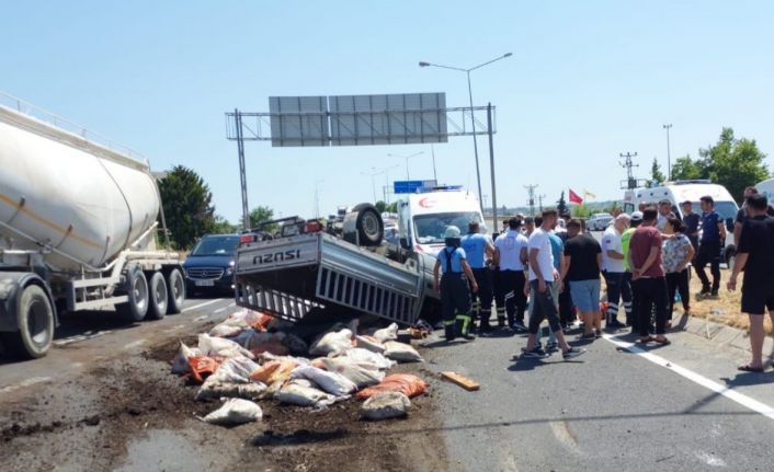 Freni boşalan kamyonet dehşet saçtı: Kaza içinde kaza