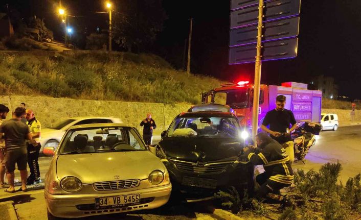 Geri manevra yapan otomobile başka bir otomobil çarptı: 1 yaralı