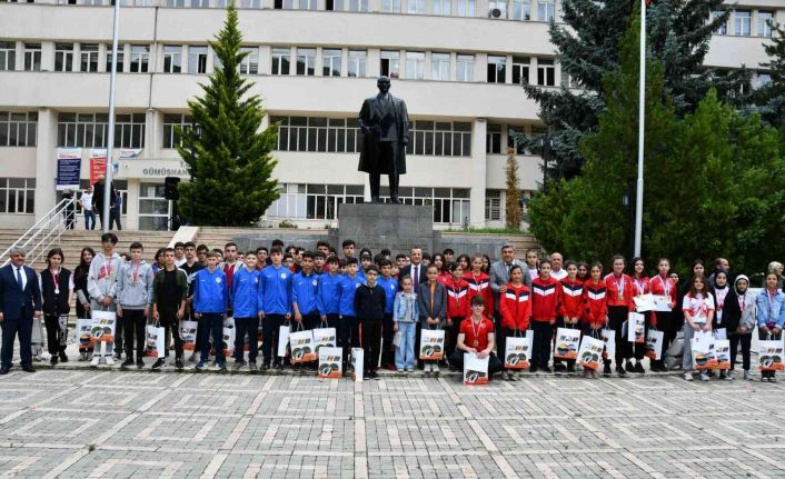 Gümüşhane’de şampiyon öğrenciler ödüllendirildi