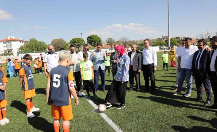 Camiden sahaya futbol turnuvası başladı