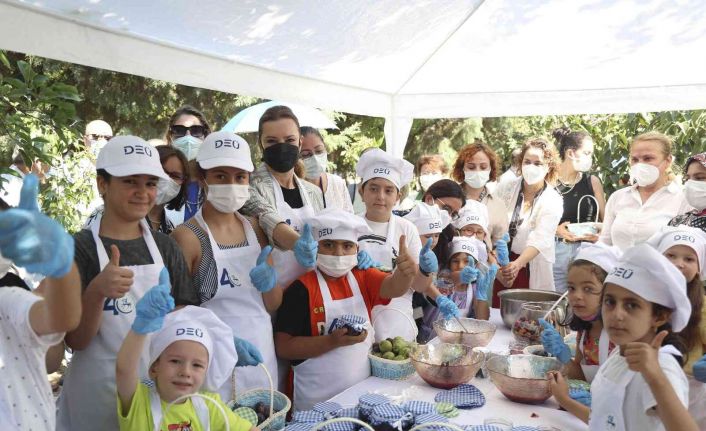 DEÜ’de tedavi gören çocuklar meyve bahçesinde moral buldu