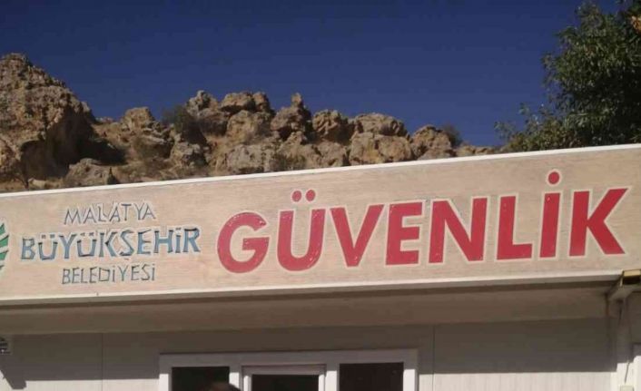 Güvenlik görevlilerinden örnek davranış