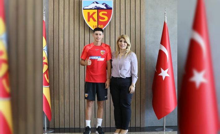 Kayserispor, Baran’ı profesyonel yaptı