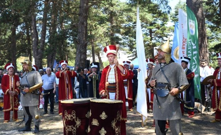 Maviyemiş festivali yoğun katılımla gerçekleşti