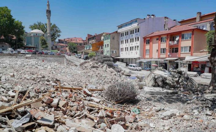 Merkez pazar yerinin yıkımı tamamlandı