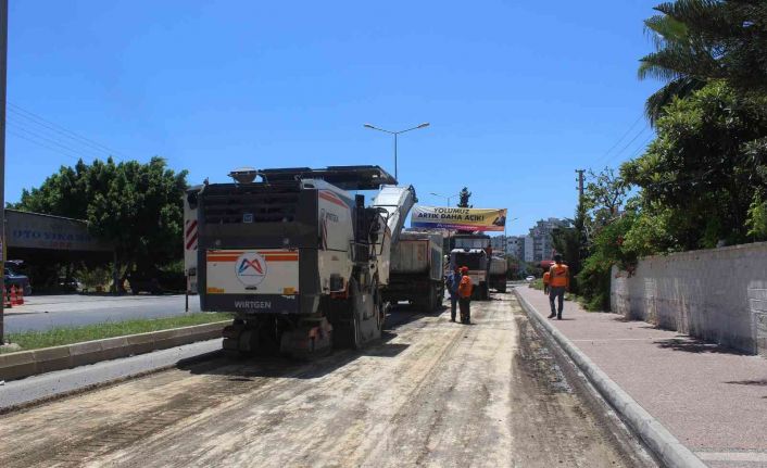 Mersin’de asfalt çalışmaları sürüyor