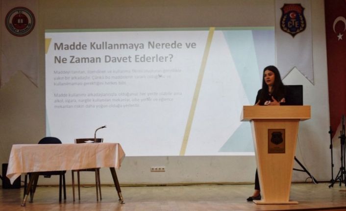 NEVÜ’de ‘Bağımlılıkla Mücadele Konferansı’ düzenlendi