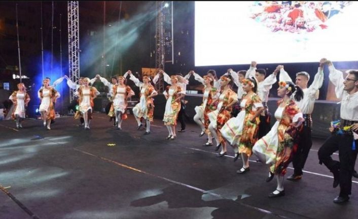 Sahne İzmit Halk Dansları Topluluğu, Zonguldak’ta beğeni topladı