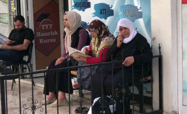 Şanlıurfa’da KPSS’ya geç kalanlar salona alınmadı