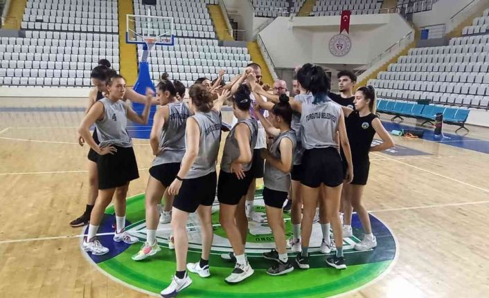 Turgutlu Belediyesi Kadın Basketbol Takımı parkeye indi