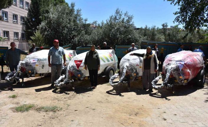 Üreticiler yüzde 50 hibe destekli tarım makine ve ekipmanlarını aldı