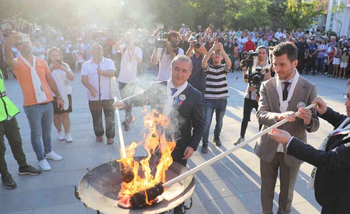 Yaprak festivali renkli görüntülerle başladı