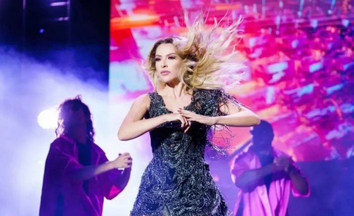 25 bin kişi Hadise ile coştu