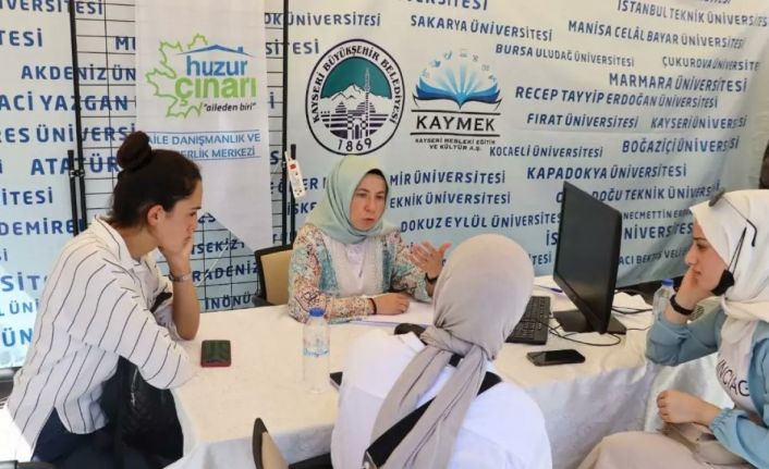 Büyükşehir 15 günde bin 500 öğrenciye ücretsiz danışmanlık hizmeti verdi