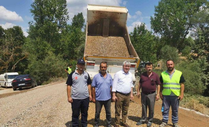 İvrindi’de kırsal mahalle yolları asfaltlanıyor