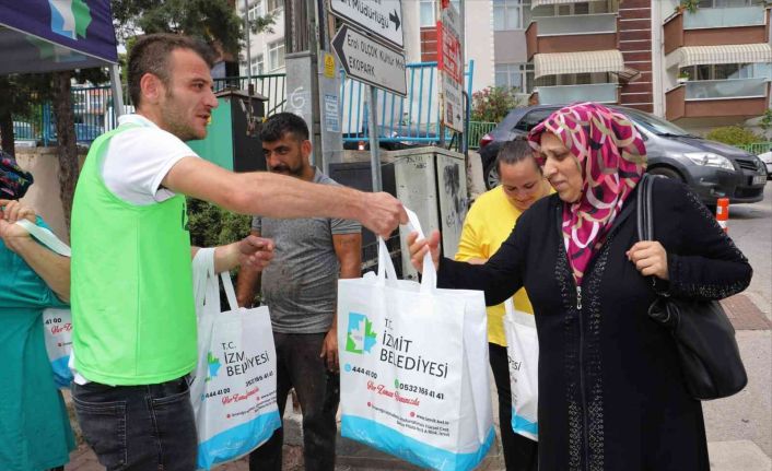 İzmit Belediyesi, ürettiği ürünleri vatandaşlara dağıtıyor