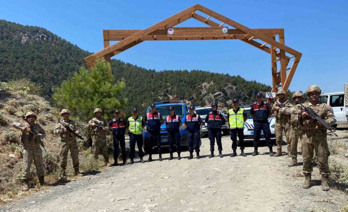 Jandarma Honaz Dağında yangına karşı önlemleri artırdı