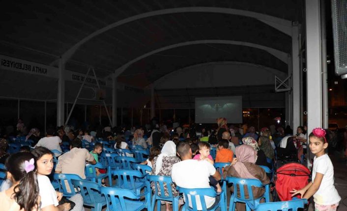 Kahta Belediyesi’nin Mahalle Sinema Geceleri etkinliği başladı