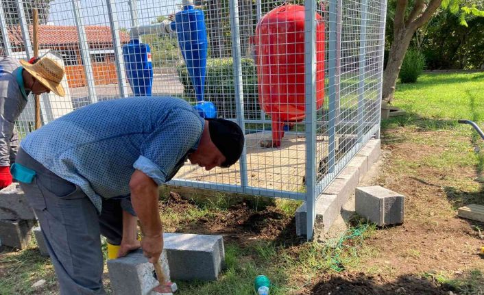 Kemer’de yeşil alanlara bakım ve onarım çalışması