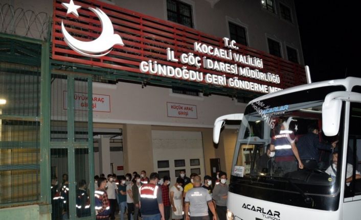 Kocaeli’de 401 düzensiz göçmen sınır dışı edildi