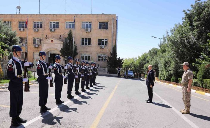 Mardin Valisi Demirtaş’tan Jandarma Komutanı Tataroğlu il bir araya geldi