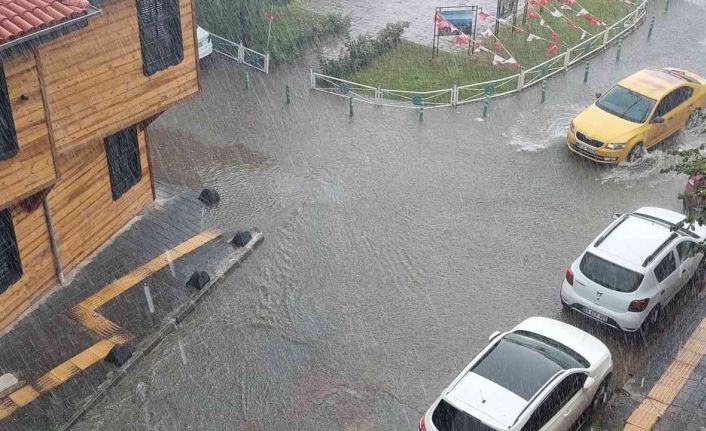 Meteoroloji sarı kodla uyarmıştı: Tekirdağ’da gökyüzünden adeta su boşaldı