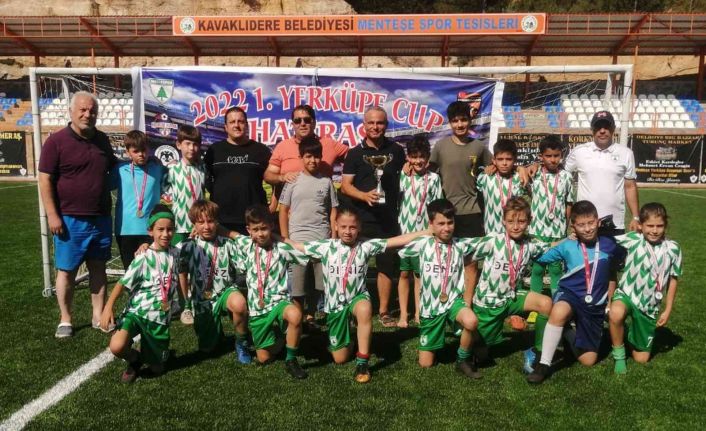 Muğlaspor’un minikleri yenilgisiz şampiyon oldu