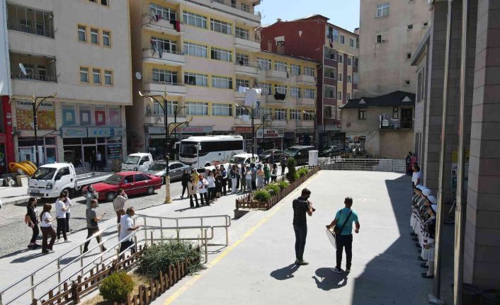 Petrol kentinden Gümüş kentine geldiler