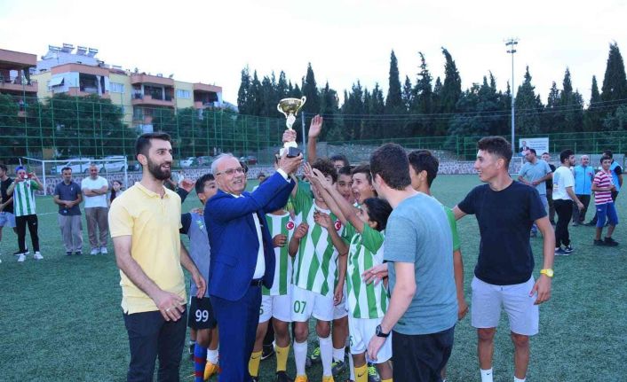 Salihli’de kardeşlik turnuvasında şampiyon Köseali oldu