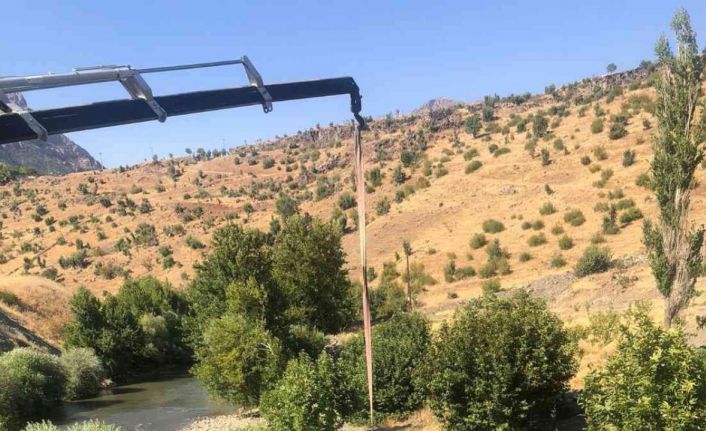 Siirt’te araç köprüden uçtu, sürücü kazayı yara almadan atlattı