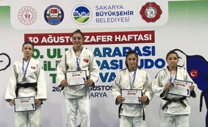 Valilik Kupası’nda zafer Osmangazi’nin