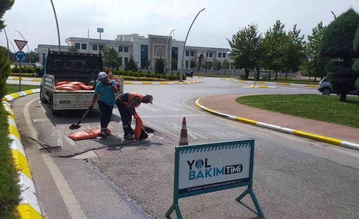 Yol bakım timi çalışmalarını sürdürüyor