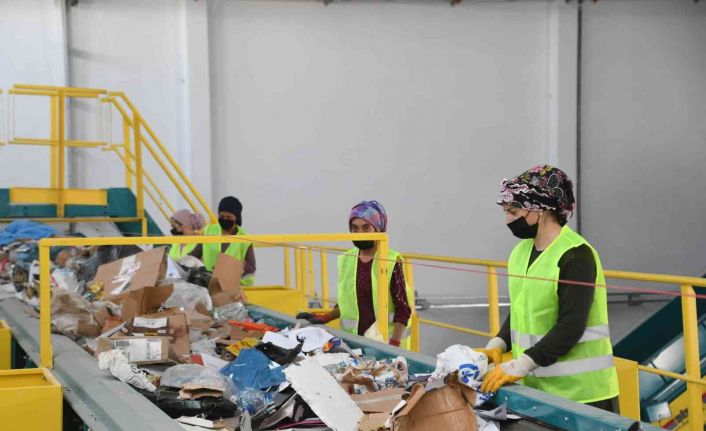 Aksaray’da her gün 5 ton atık ekonomiye kazandırılıyor