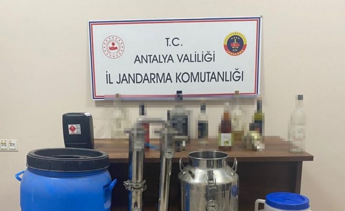 Antalya’da sahte alkol üreticilerine jandarmadan darbe