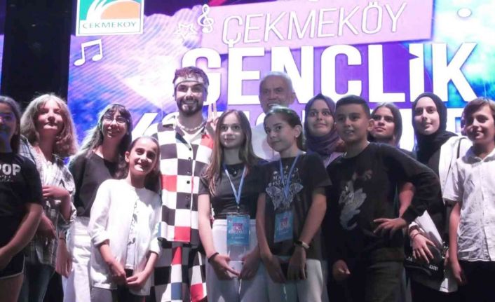 Çekmeköy’de on binlerce genç konserler ile coştu