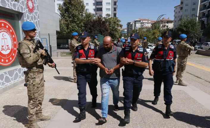 Cinayet şüphelileri komandolar eşliğinde adliyeye sevk edildi